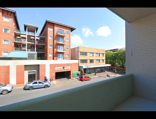 2 BEDROOM APARTMENT FOR SALE IN RICHMOND